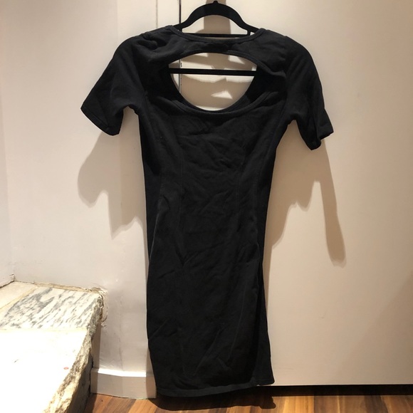 Wilfred (Aritzia) black bodycon dress keyhole back - Picture 4 of 7